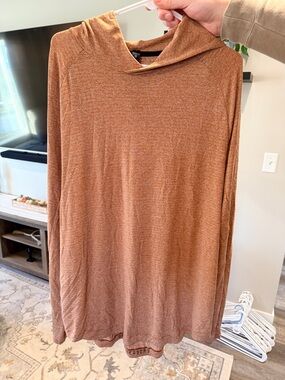 lululemon athletica Men’s Lightweight Hooded Long-Sleeve Tee - Rust